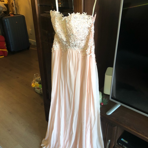 Grad dress light pink size 4 - Picture 2 of 5